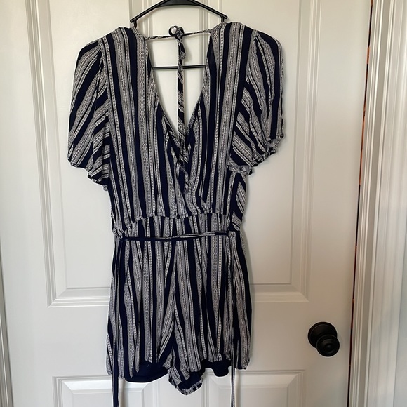 Navy and White Patterned Romper - Picture 2 of 2